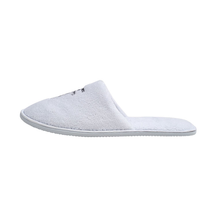 Custom Embroidered Coral Fleece Hotel Slippers – Luxury Soft Disposable SPA & Hospitality Footwear
