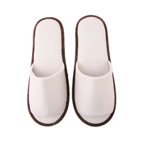 White Open Toe Disposable Spa Slippers with Brown Trim – Hotel Guest Slippers Bulk Supply & Custom Manufacturer