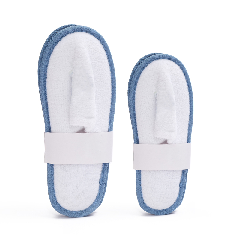 Custom Blue Edge Hotel Slippers – Luxury Disposable Spa Slippers for Hotels and Resorts