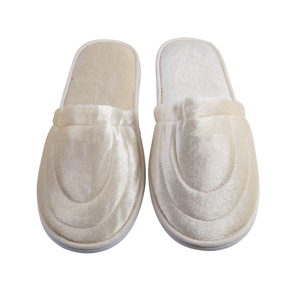 White Velour Closed Toe Hotel Slippers – Soft Hospitality Guest Slippers Bulk Supply & Custom Manufacturer