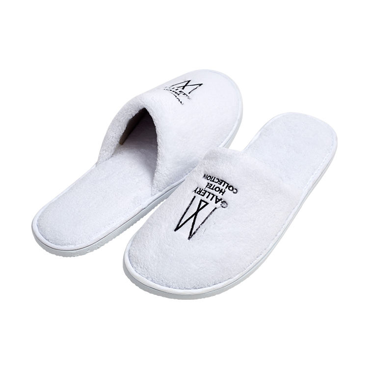 Custom Embroidered Coral Fleece Hotel Slippers – Luxury Soft Disposable SPA & Hospitality Footwear