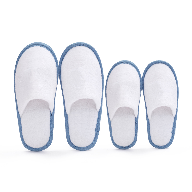 Custom Blue Edge Hotel Slippers – Luxury Disposable Spa Slippers for Hotels and Resorts