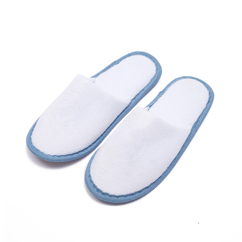 Custom Blue Edge Hotel Slippers – Luxury Disposable Spa Slippers for Hotels and Resorts
