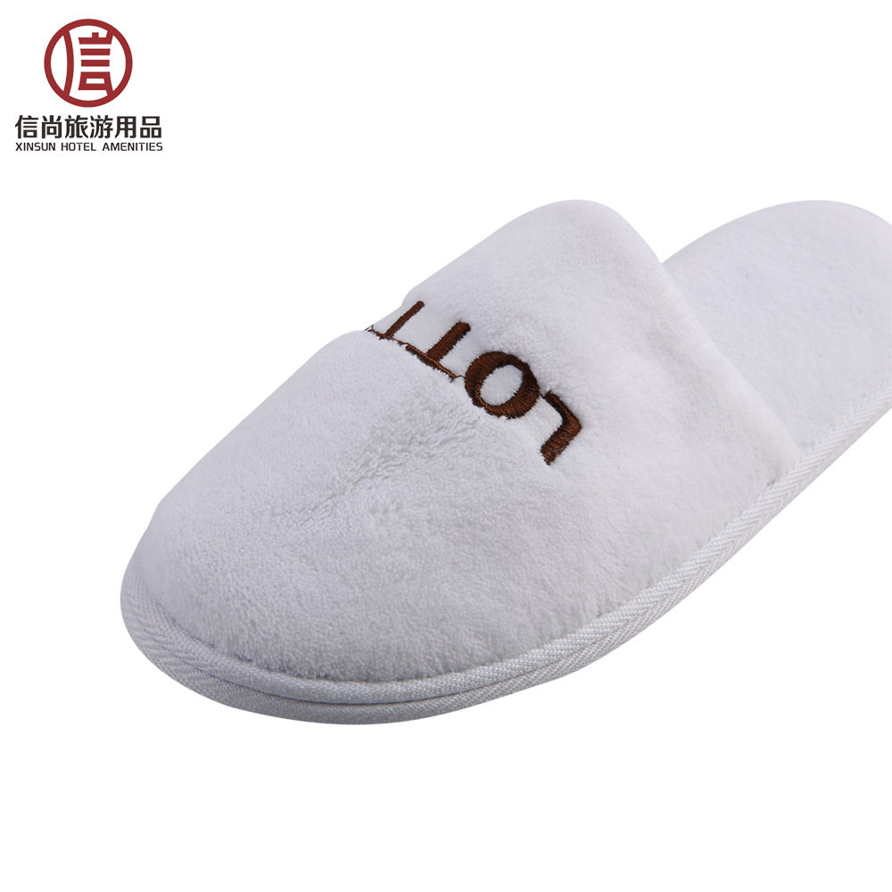 Customizable Luxury Hotel Spa Slippers – Soft White Coral Fleece, Bulk Supplier & Manufacturer