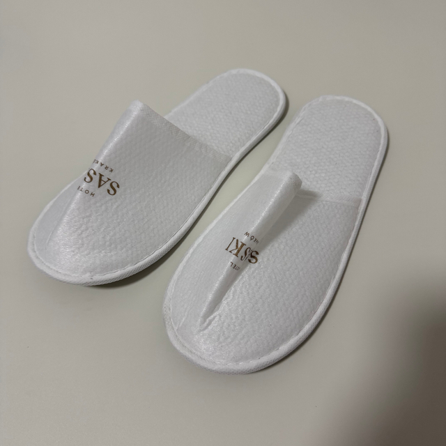 Custom White Non Woven Pearl Cotton Closed Toe Hotel Slippers Manufacturer