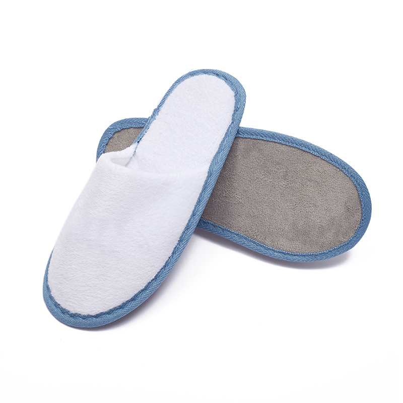 Custom Blue Edge Hotel Slippers – Luxury Disposable Spa Slippers for Hotels and Resorts